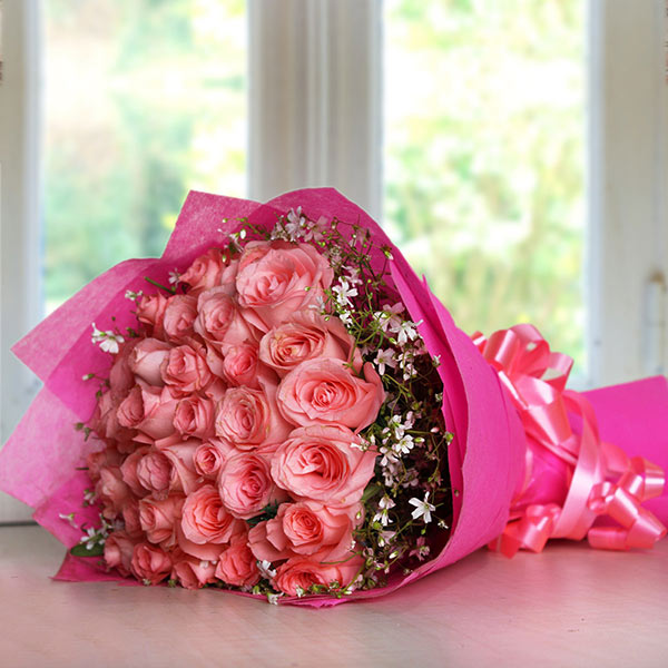 Beautiful pink rose bouquet, one of the best gift ideas for women for celebrating love, perfect for every occasion in a relationship.